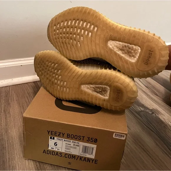 Adidas yeezy boost 350 - Picture 4 of 4